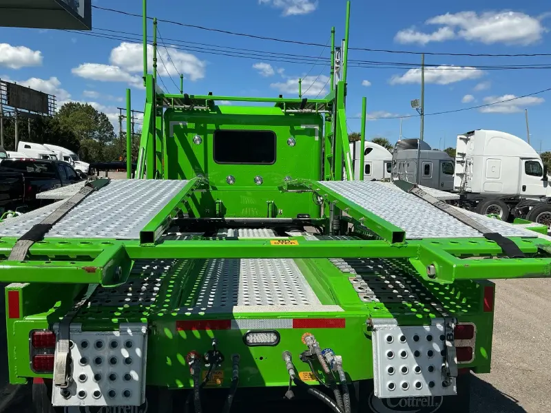 2024 PETERBILT 389