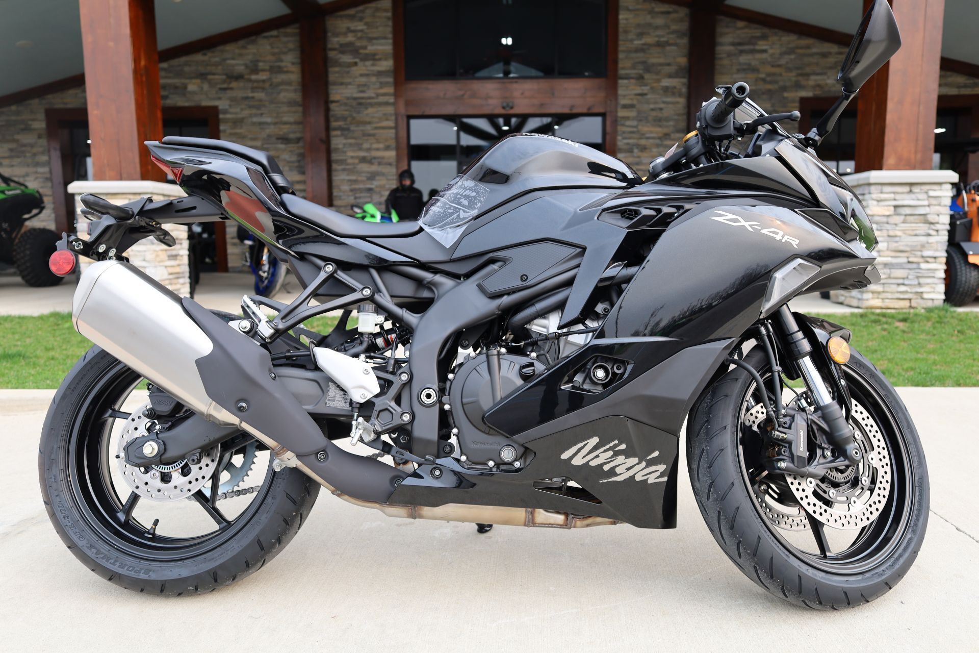 Black Can-Am,honda,kawasaki,suzuki,yamaha Ninja ZX-4R Motorcycles