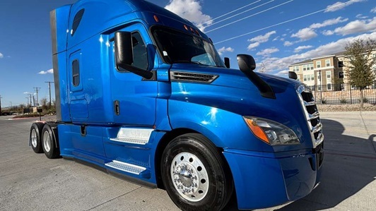 2022 FREIGHTLINER CASCADIA 126 in Leawood, KS