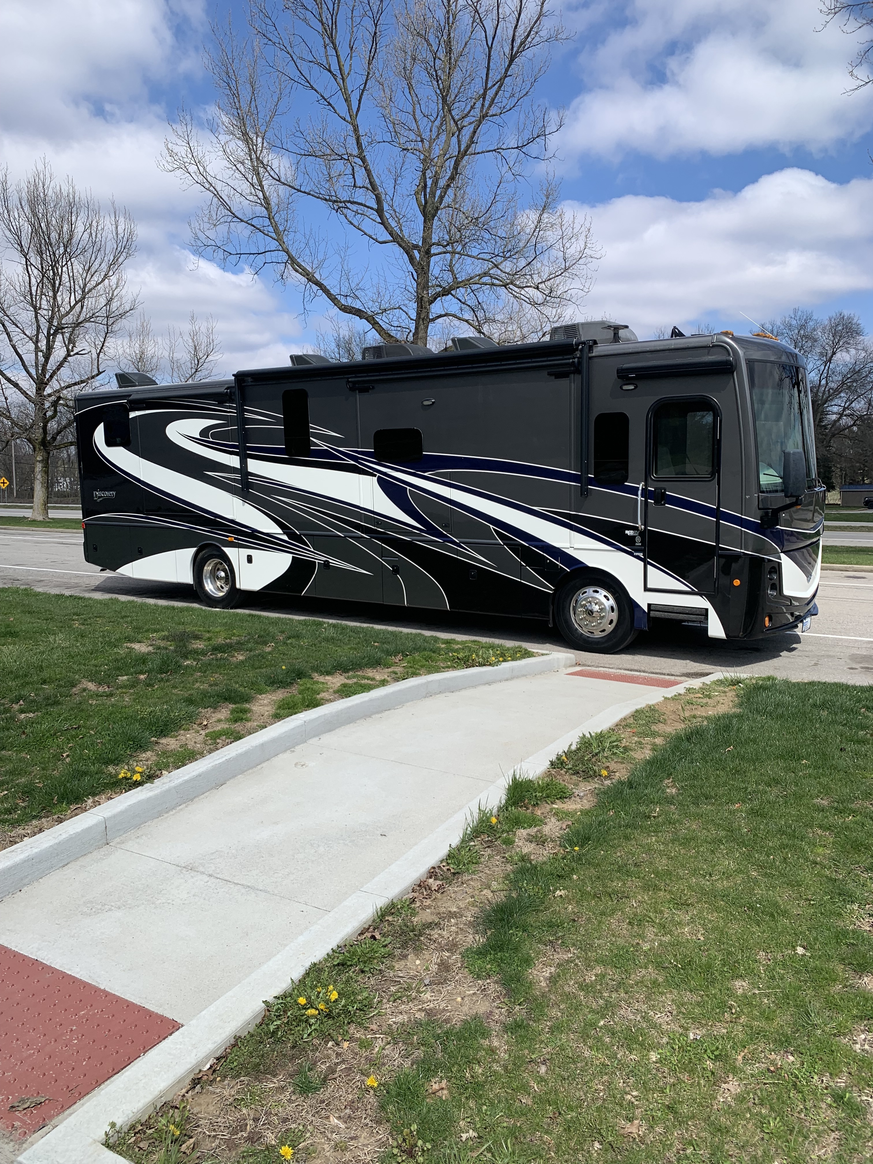 2019 Fleetwood DISCOVERY 38N RV