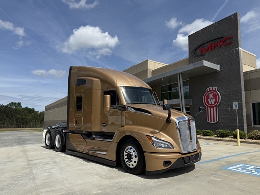 2024 KENWORTH T680 in Leawood, KS