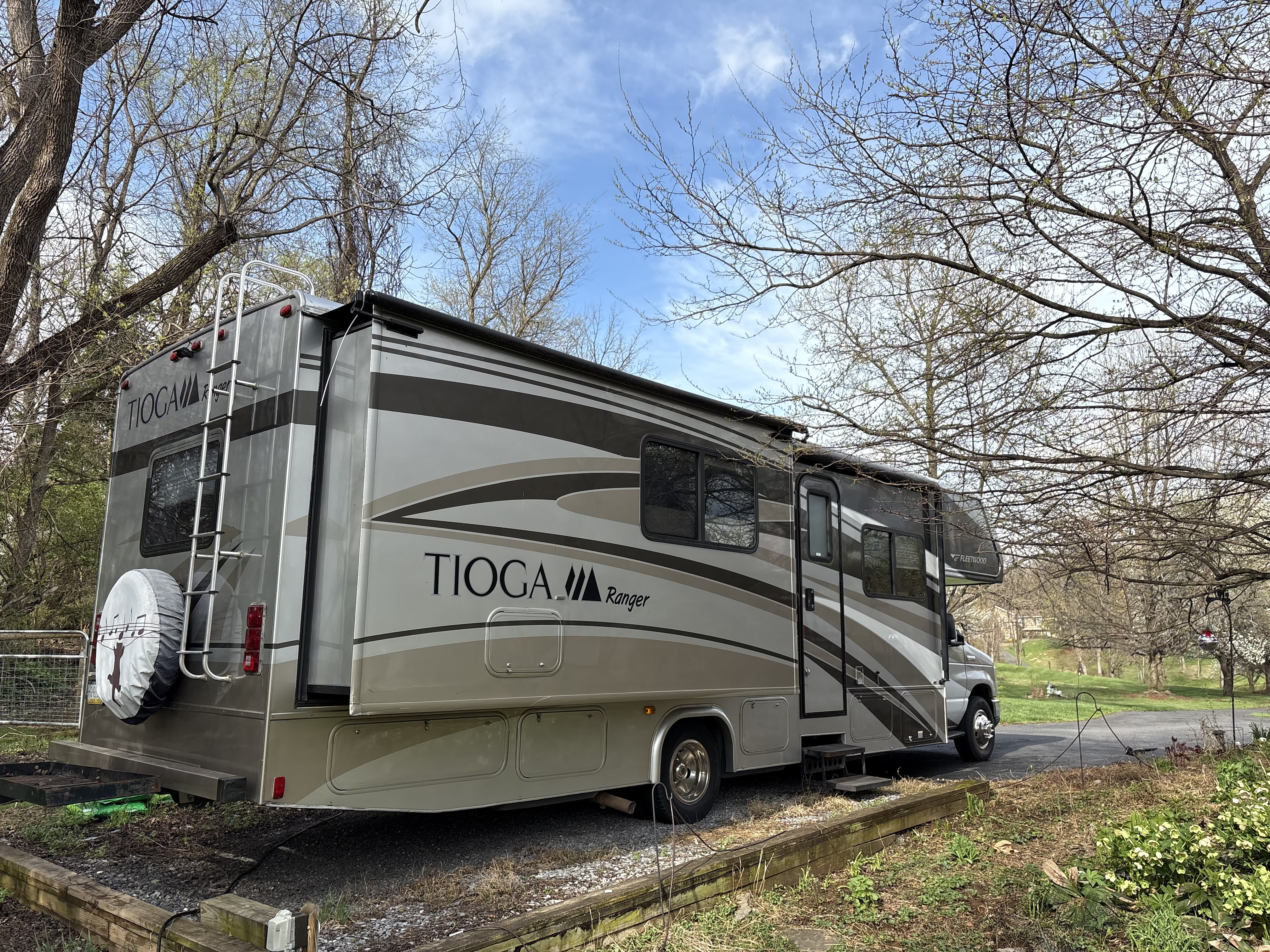 2011 Fleetwood TIOGA RANGER 31N in carlisle PA