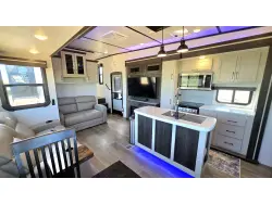 2021 Crossroads Cruiser 3311RD