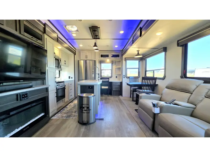 2021 Crossroads Cruiser 3311RD