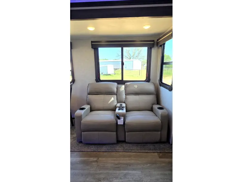 2021 Crossroads Cruiser 3311RD