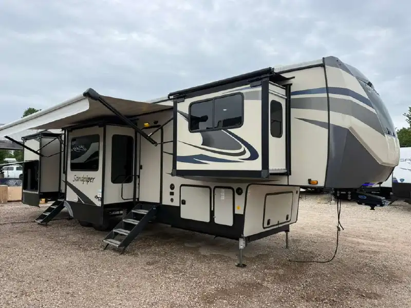 2021 FOREST RIVER SANDPIPER 379FLOK