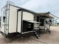 2021 FOREST RIVER SANDPIPER 379FLOK