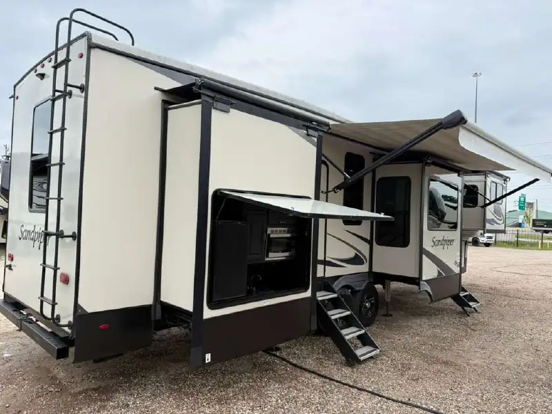 2021 FOREST RIVER SANDPIPER 379FLOK