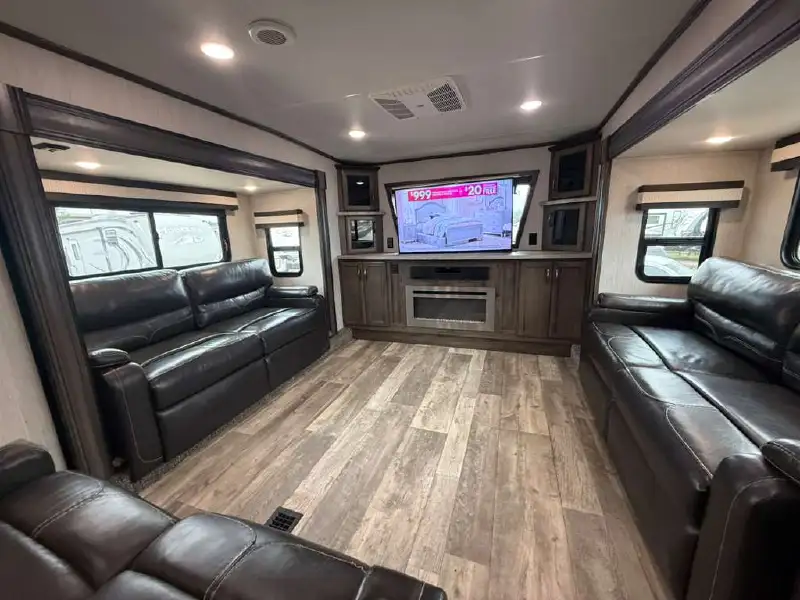 2021 FOREST RIVER SANDPIPER 379FLOK