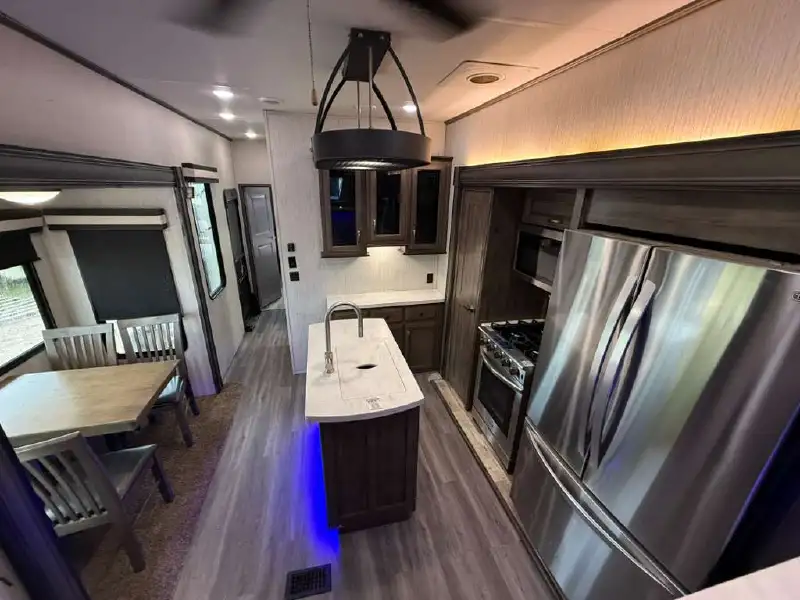 2021 FOREST RIVER SANDPIPER 379FLOK