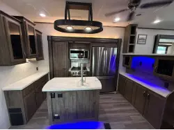 2021 FOREST RIVER SANDPIPER 379FLOK