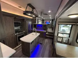 2021 FOREST RIVER SANDPIPER 379FLOK