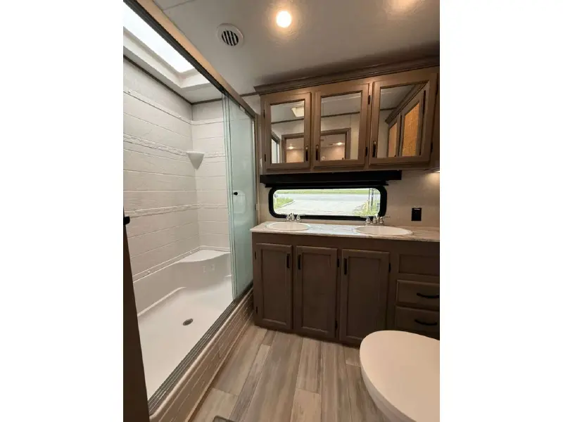 2023 COACHMEN CHAPARRAL 355FBX