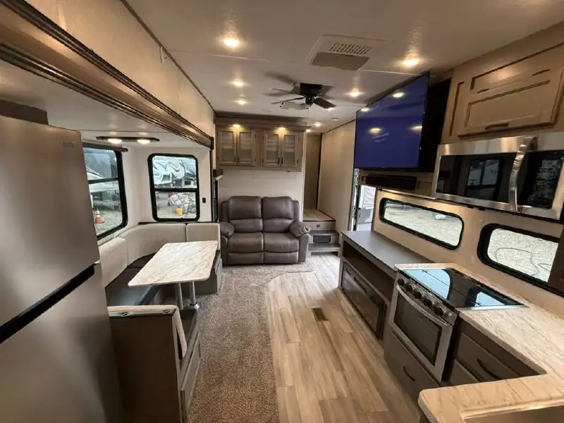 2023 COACHMEN CHAPARRAL 355FBX
