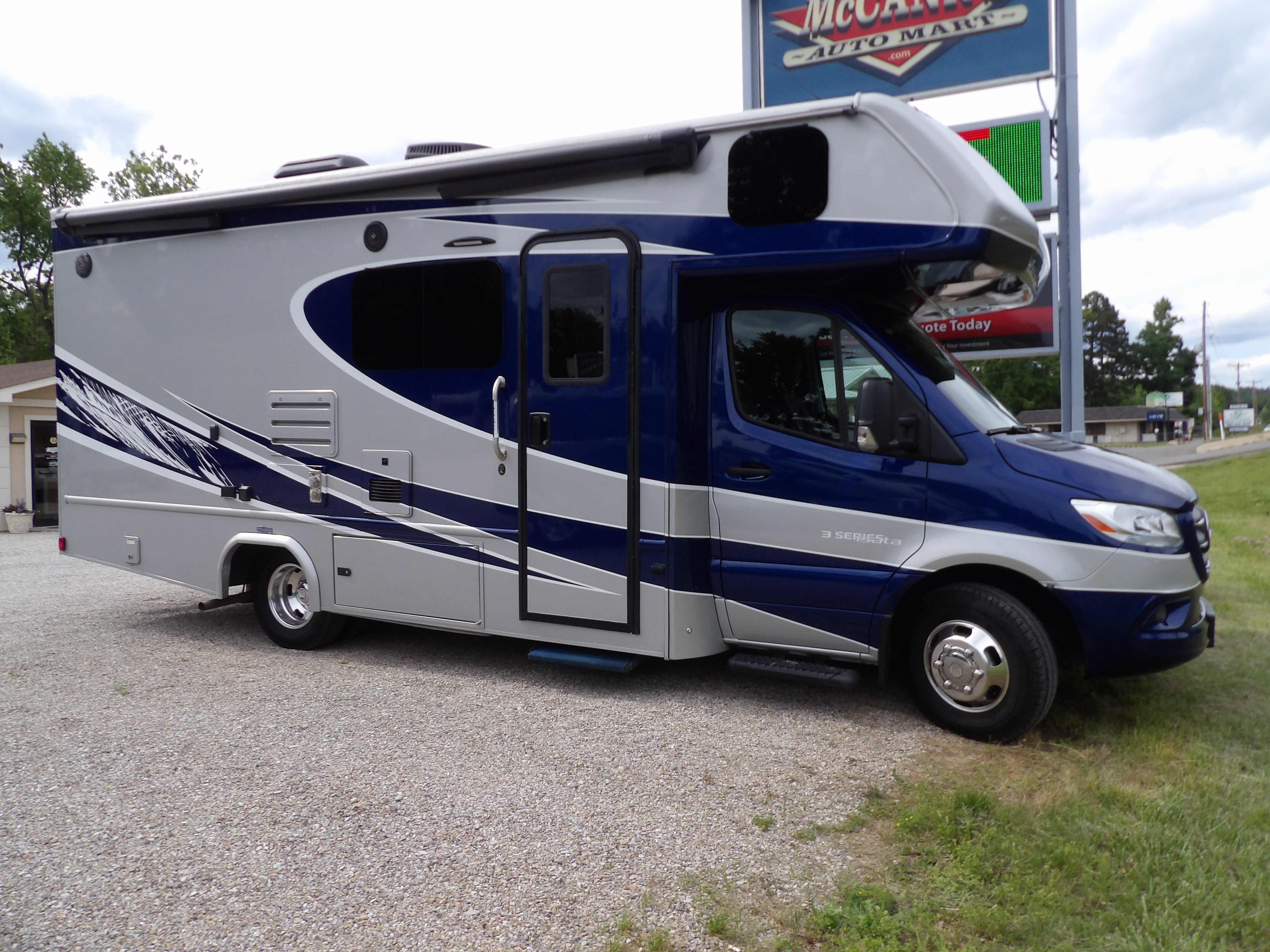 2022 Dynamax Corp ISATA 3 SERIES 24 FW RV