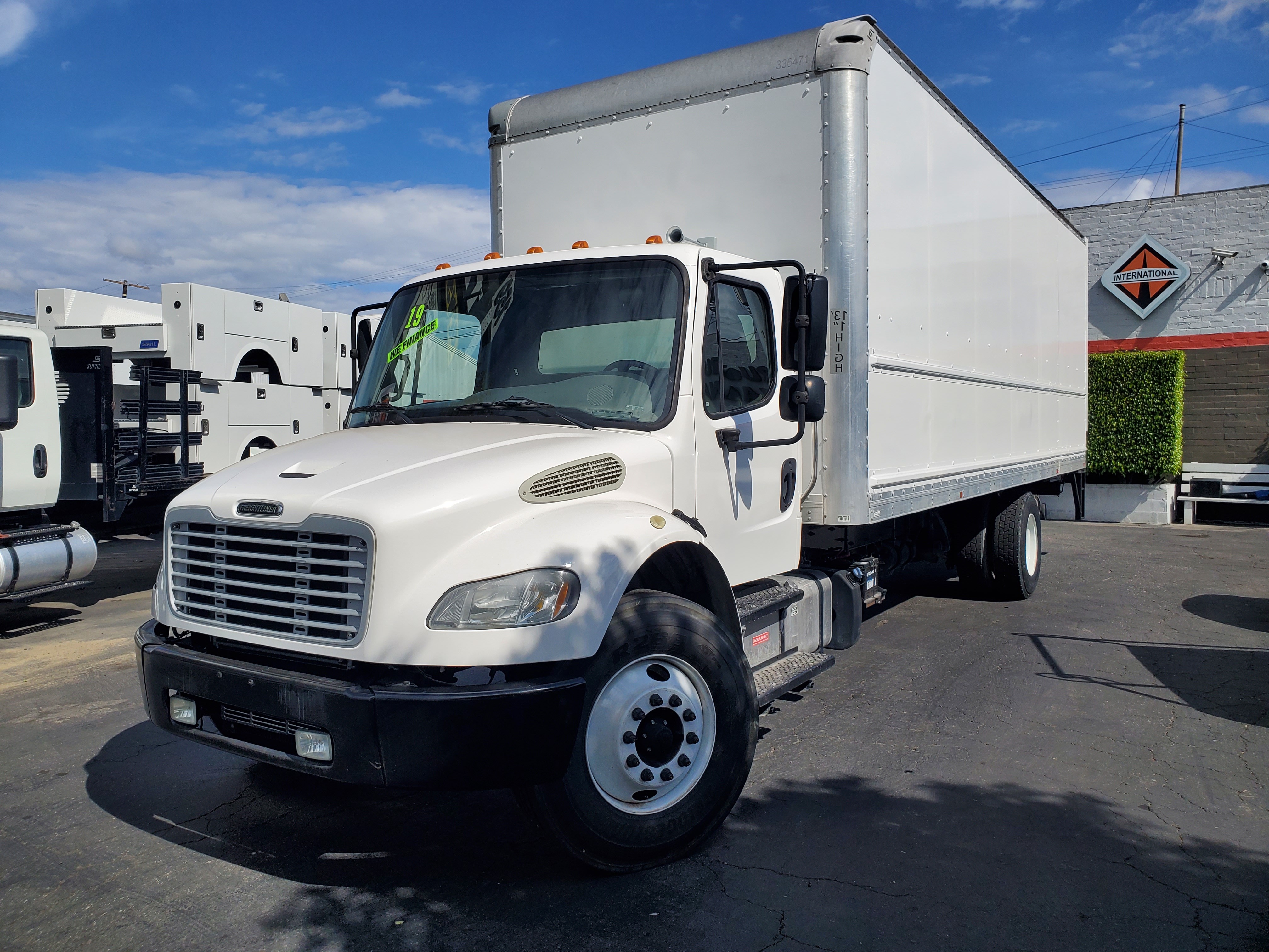 2019 FREIGHTLINER BUSINESS CLASS M2 106 in Los Angeles, CA