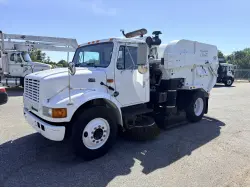 2001 INTERNATIONAL 4700