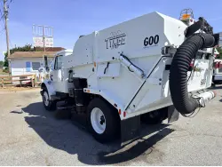 2001 INTERNATIONAL 4700