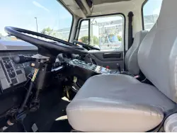 2001 INTERNATIONAL 4700