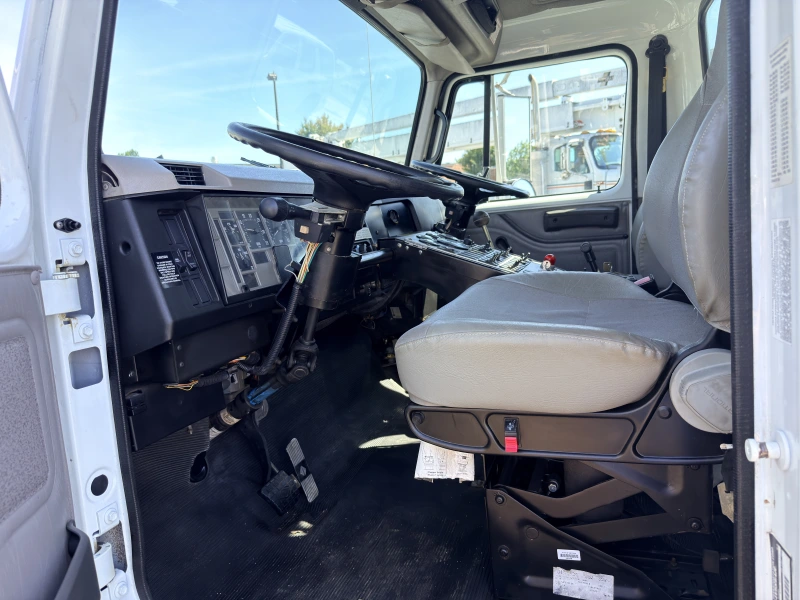 2001 INTERNATIONAL 4700