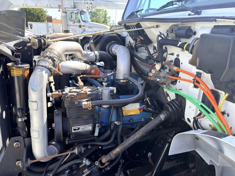 2001 INTERNATIONAL 4700