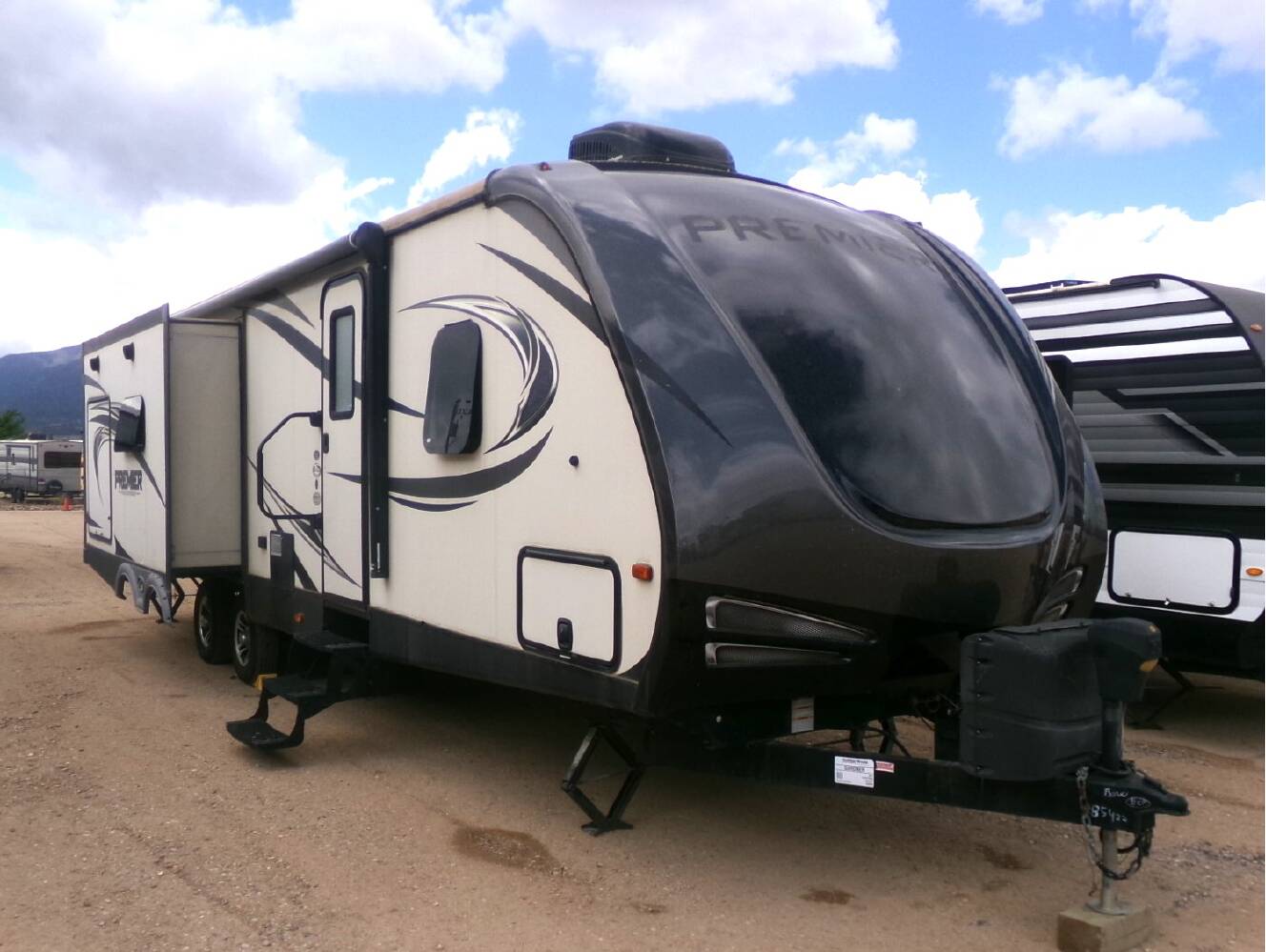 A photo of this 2017 Keystone BULLET PREMIER 30RIPR