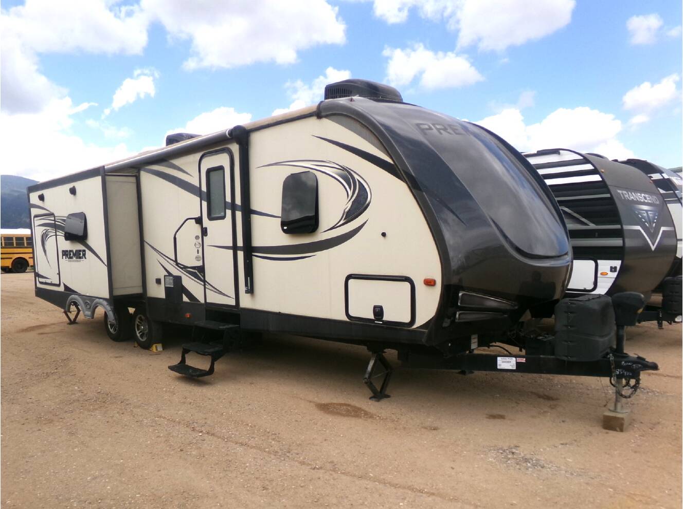 A photo of this 2017 Keystone BULLET PREMIER 30RIPR