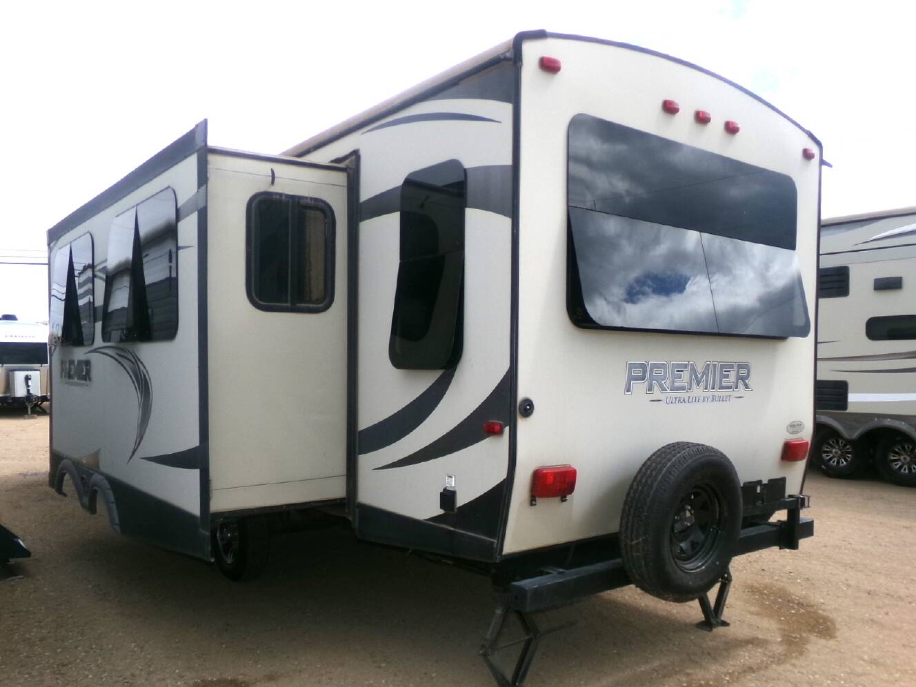 A photo of this 2017 Keystone BULLET PREMIER 30RIPR