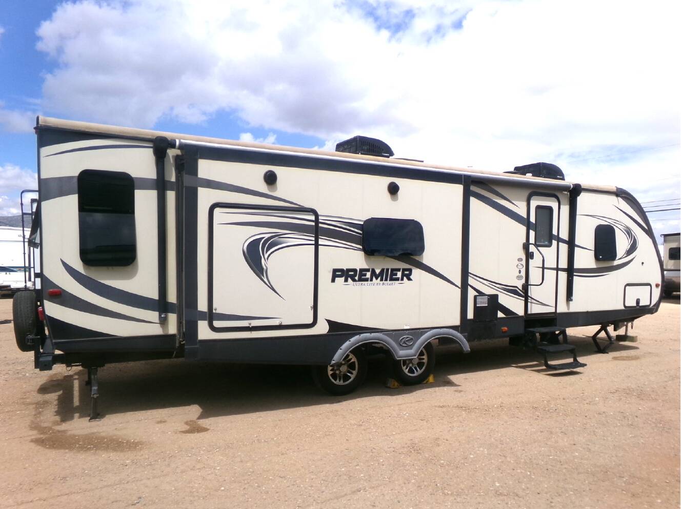 A photo of this 2017 Keystone BULLET PREMIER 30RIPR