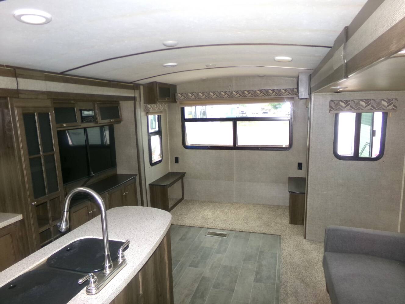 A photo of this 2017 Keystone BULLET PREMIER 30RIPR