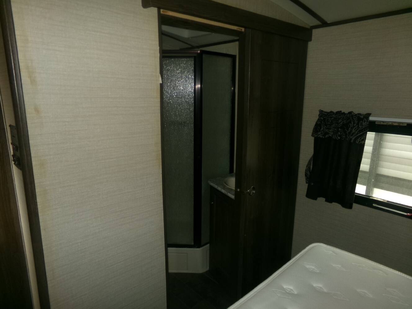 A photo of this 2017 Keystone BULLET PREMIER 30RIPR