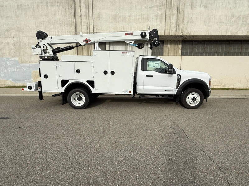 2025 FORD F550