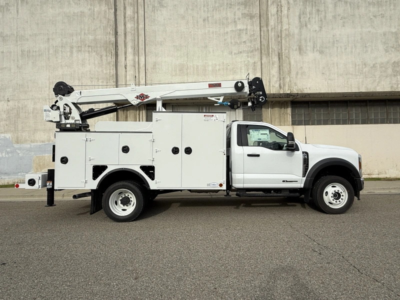 2025 FORD F550