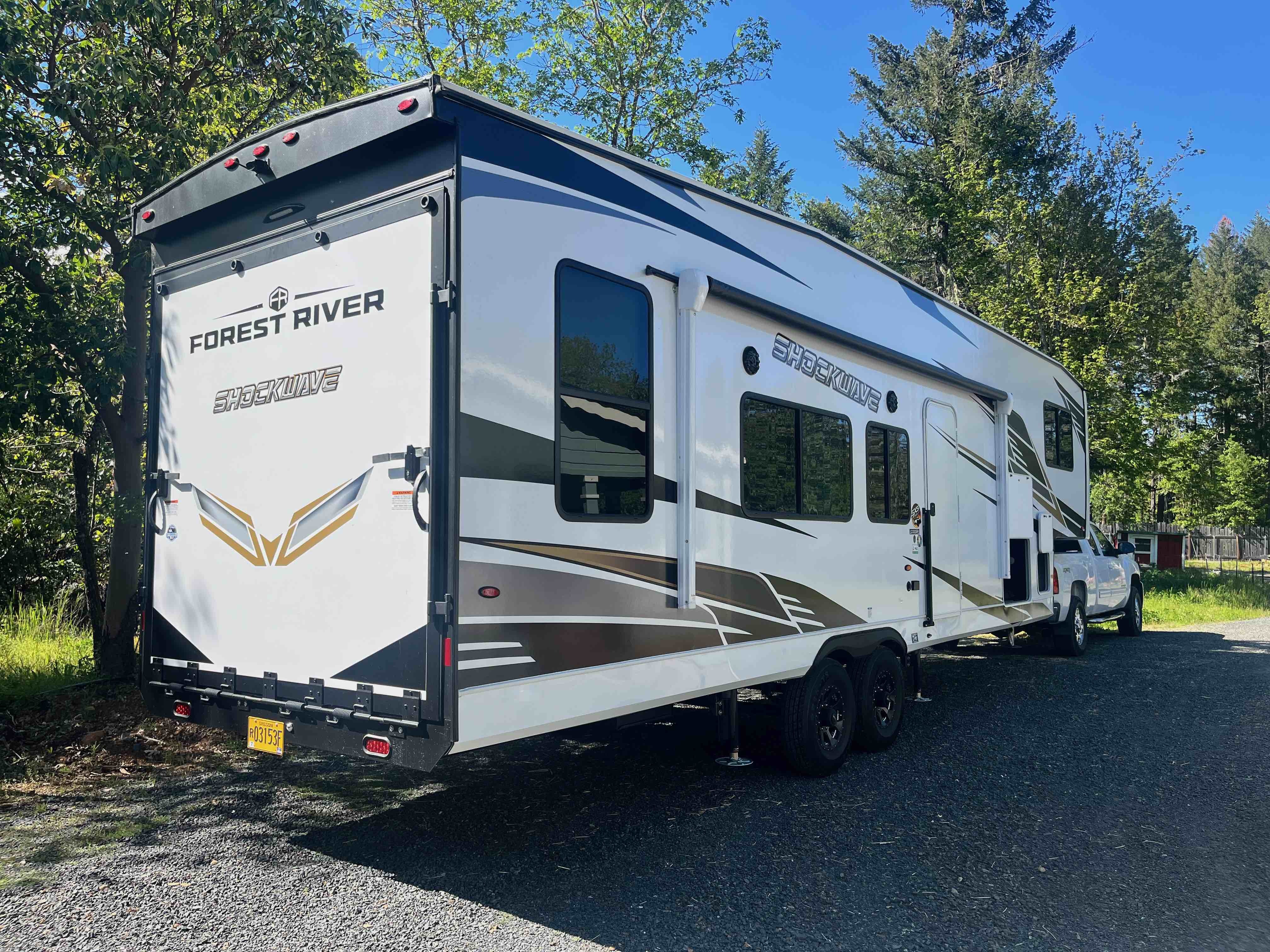2025 Forest River SHOCKWAVE 3300RLT RV