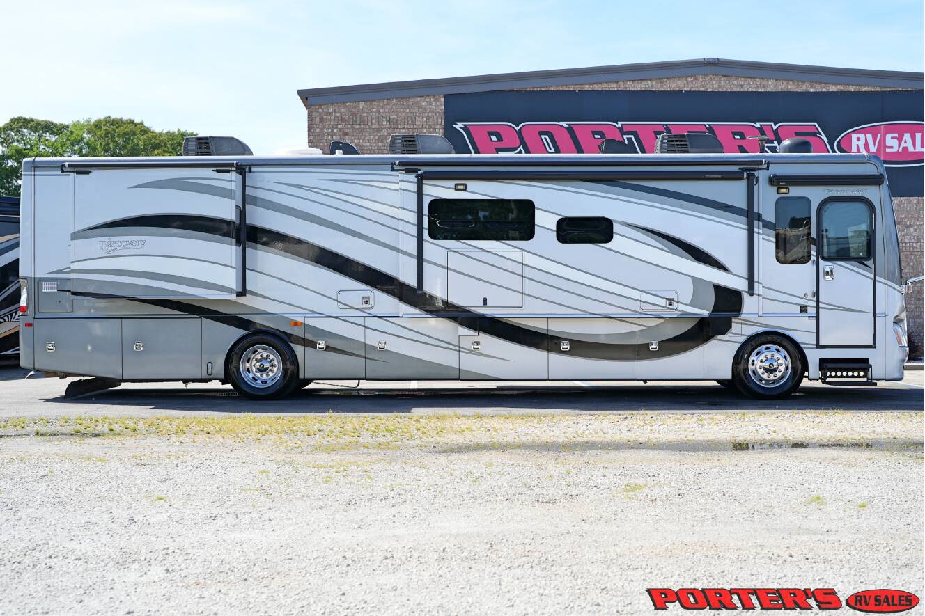 A photo of this 2015 Fleetwood DISCOVERY 40X