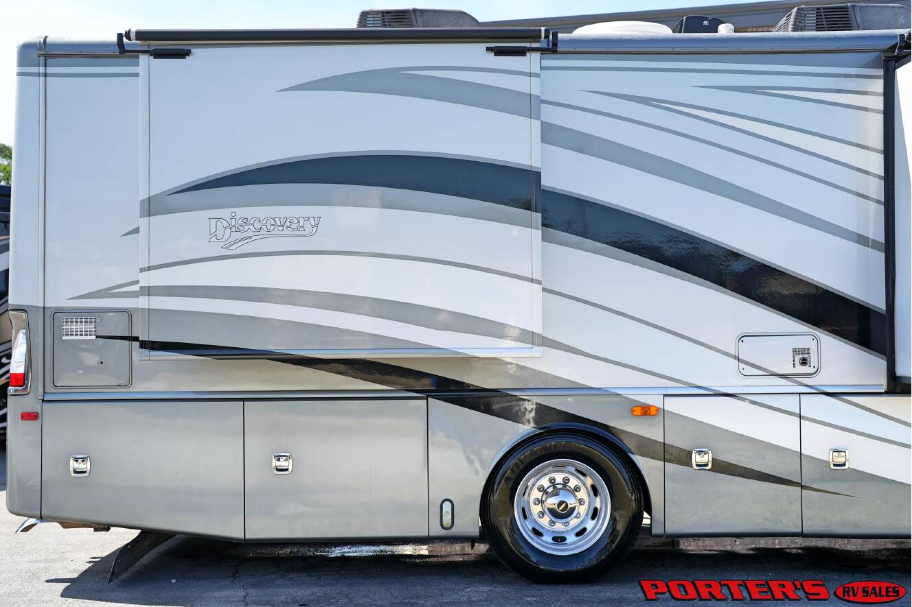 A photo of this 2015 Fleetwood DISCOVERY 40X