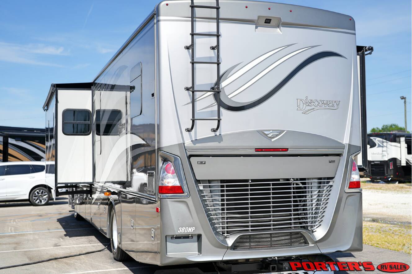 A photo of this 2015 Fleetwood DISCOVERY 40X
