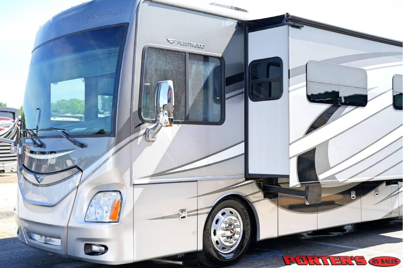 A photo of this 2015 Fleetwood DISCOVERY 40X