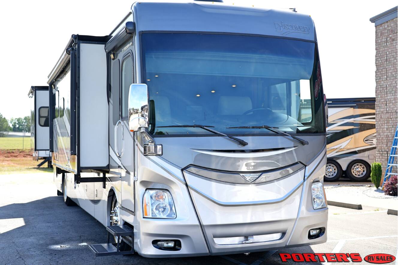 A photo of this 2015 Fleetwood DISCOVERY 40X
