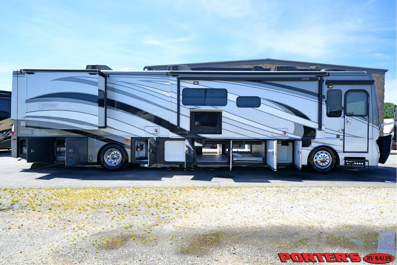 A photo of this 2015 Fleetwood DISCOVERY 40X