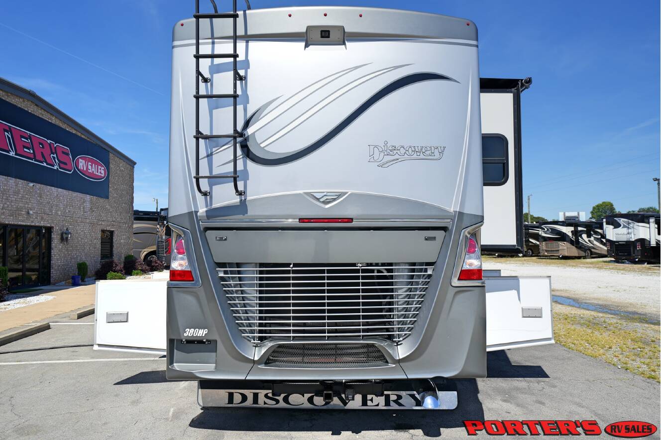 A photo of this 2015 Fleetwood DISCOVERY 40X