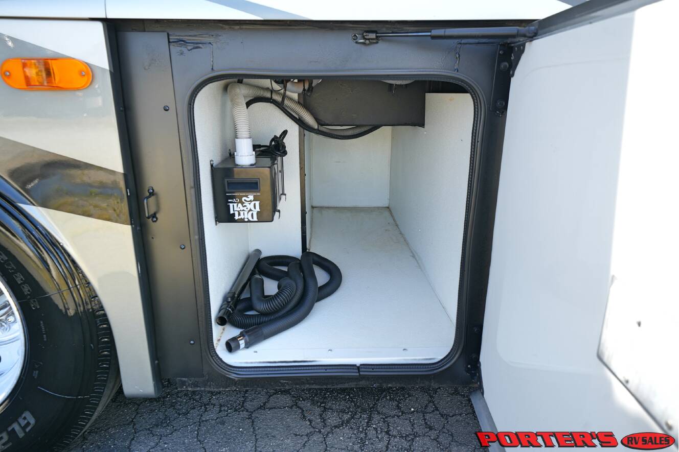 A photo of this 2015 Fleetwood DISCOVERY 40X