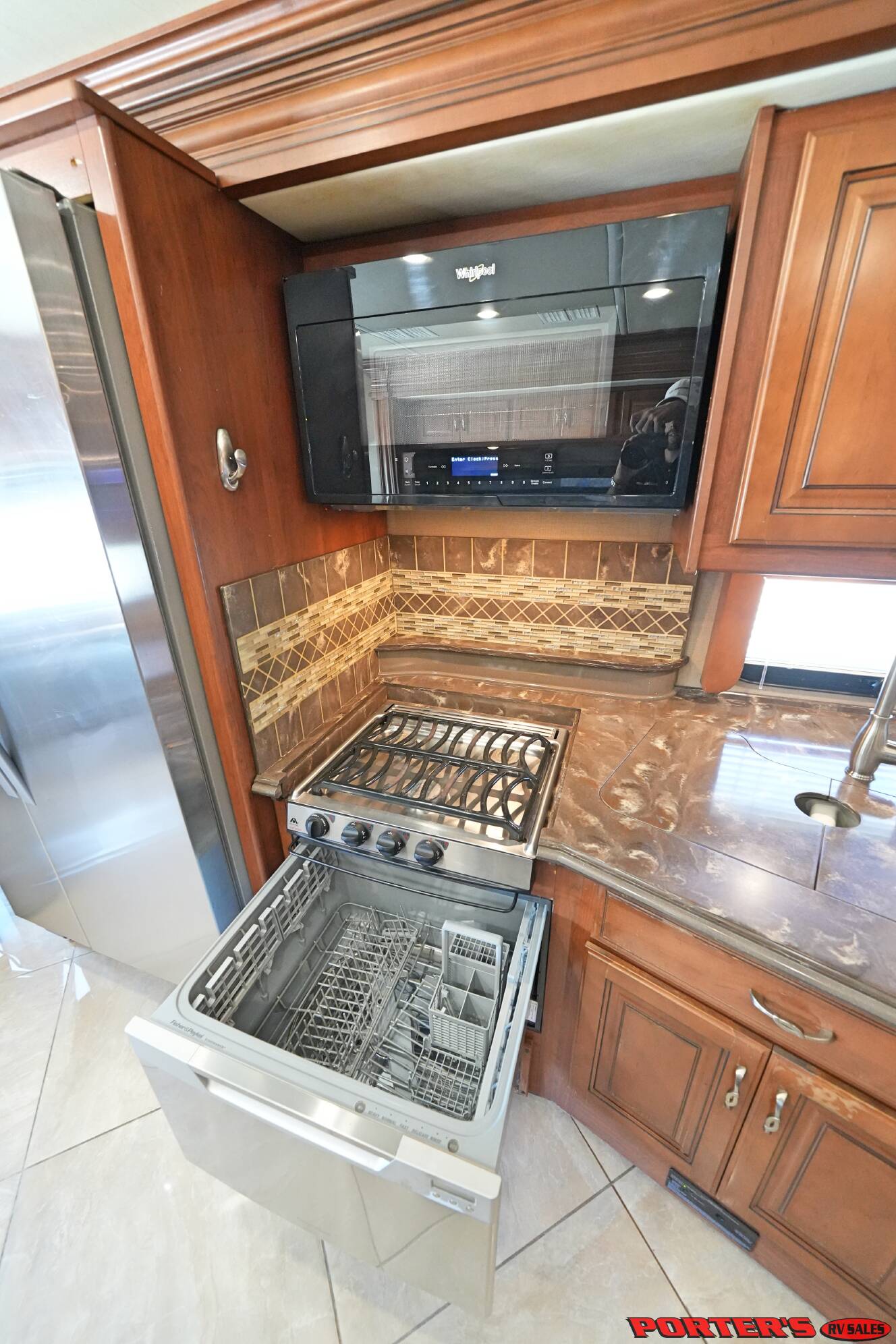 A photo of this 2015 Fleetwood DISCOVERY 40X