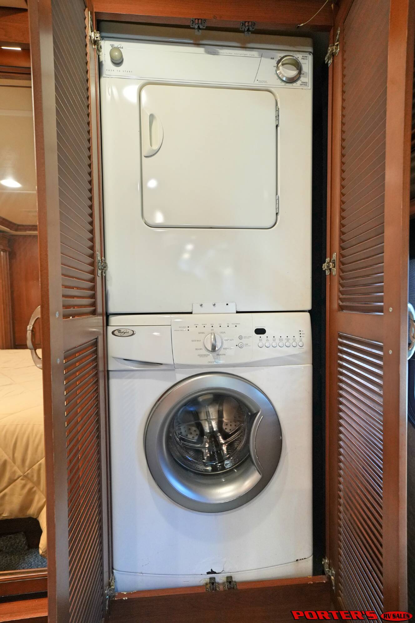 A photo of this 2015 Fleetwood DISCOVERY 40X