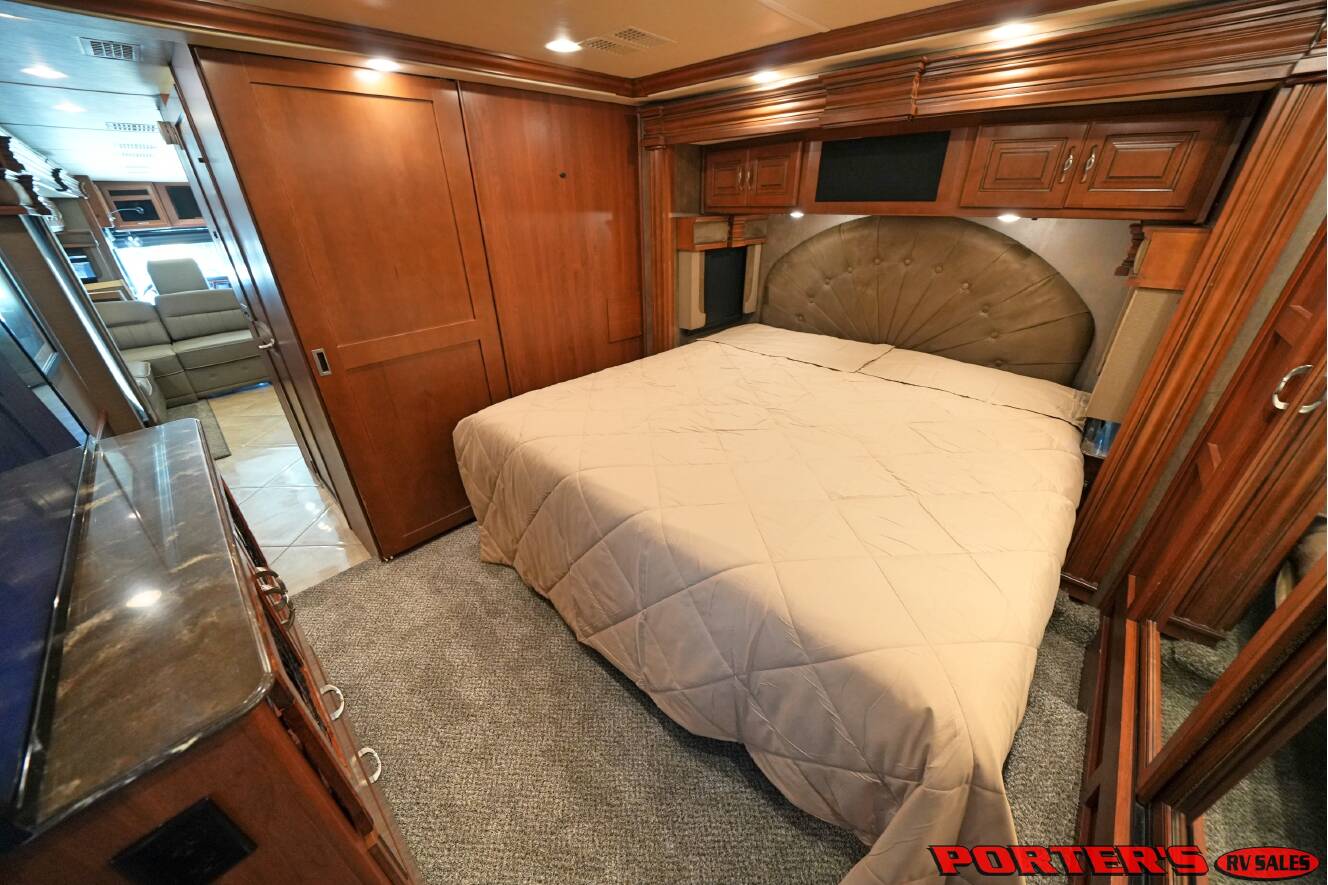 A photo of this 2015 Fleetwood DISCOVERY 40X