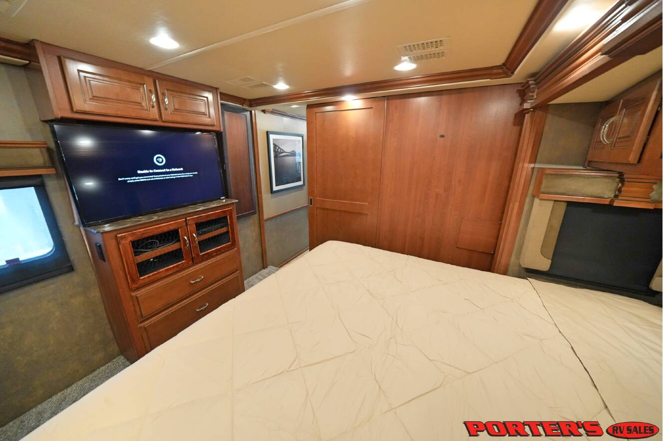 A photo of this 2015 Fleetwood DISCOVERY 40X