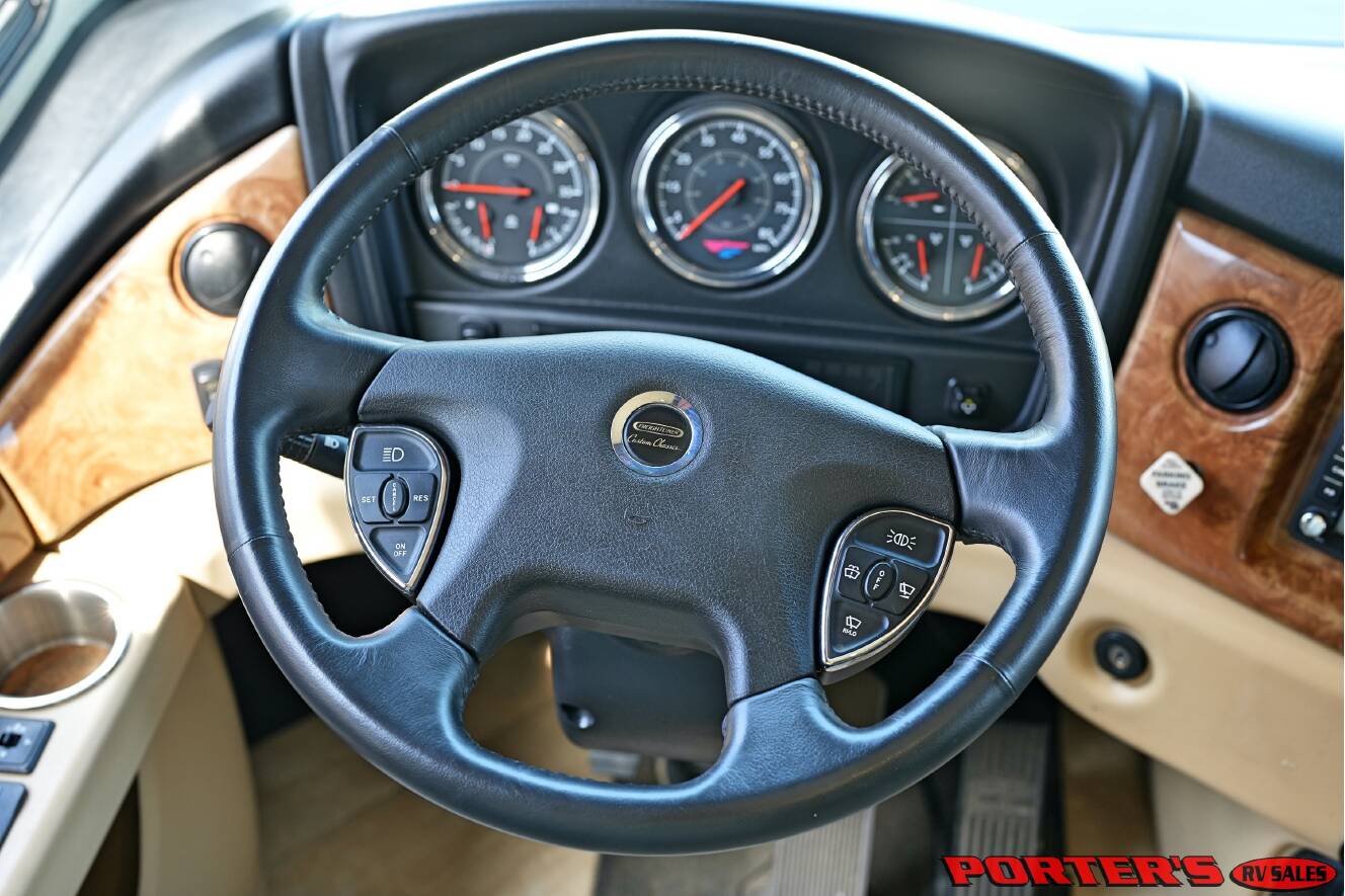 A photo of this 2015 Fleetwood DISCOVERY 40X