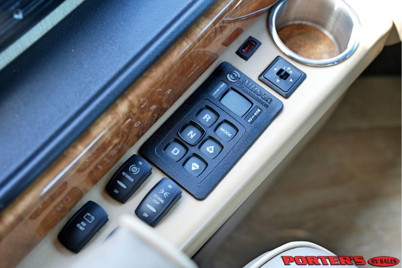 A photo of this 2015 Fleetwood DISCOVERY 40X
