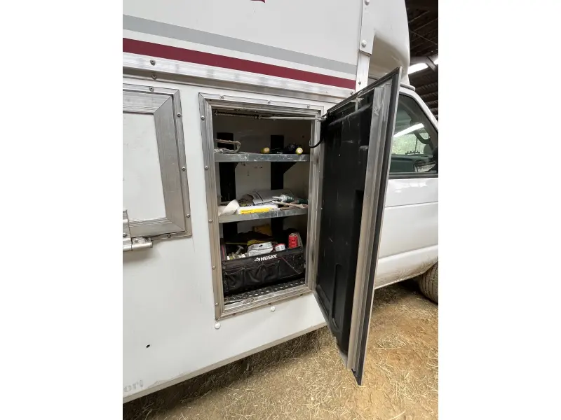 2014 FORD E350
