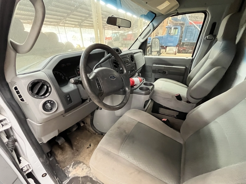 2014 FORD E350